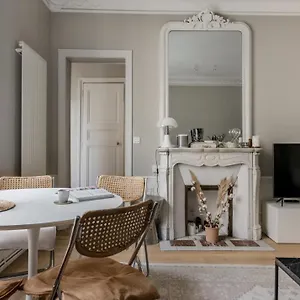 Charming Parisian - 50 M2 - Trendy 9th District Appartement